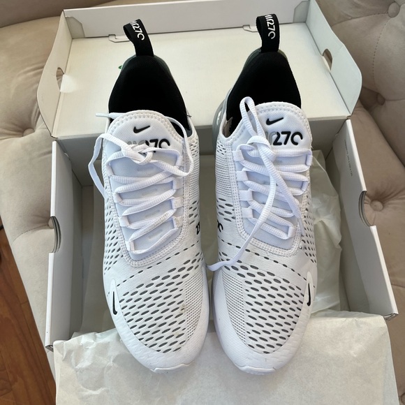 Nike Men’s White & Black Air Max 270 - Picture 3 of 12